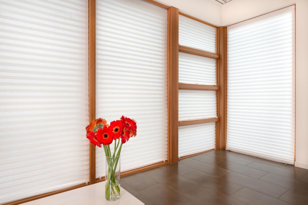 Redi Shade Temporary Light Filtering Shade in White (4 Blinds Per Pack) - EZ BLINDS